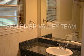 Single Family Home For Rent in Fort Smith, AR (Photo 5 of 6)