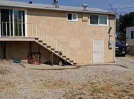 2 Beds 1 Bath in San Diego, Ca in San Diego, CA (Photo 3 of 12)