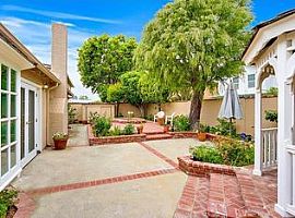 3 Beds 2 Baths in Huntington Beach, Ca in Huntington Beach, CA (Photo 4 of 12)