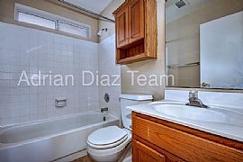 Single Family Home For Rent in Peoria, AZ (Photo 6 of 10)