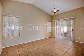 Single Family Home For Rent in Peoria, AZ (Photo 7 of 10)