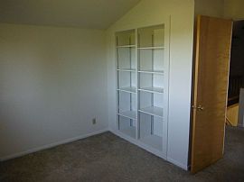 Elegant 3 Bedroom Home in a Beautifully Landscaped Enviroment in Bozeman, MT (Photo 4 of 11)