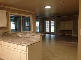 Exquisite 3 Bedroom Home in Gulfport in Gulfport, MS (Photo 2 of 11)