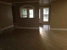 Exquisite 3 Bedroom Home in Gulfport in Gulfport, MS (Photo 3 of 11)