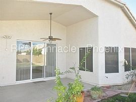 Single Family Home For Rent in Surprise, AZ (Photo 9 of 11)