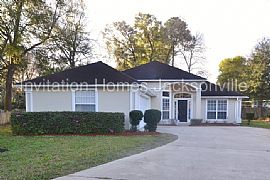 Single Family Home For Rent in Jacksonville, FL