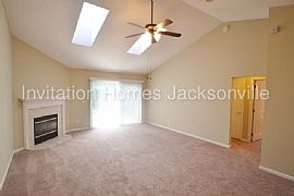 Single Family Home For Rent in Jacksonville, FL (Photo 5 of 8)