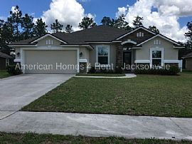 Single Family Home For Rent in Middleburg, FL