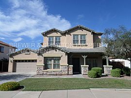 Single Family Home For Rent in Chandler, AZ