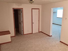 Comfortable 4 Bedroom Home in Wyoming, MI (Photo 10 of 12)