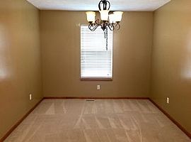 Comfortable 4 Bedroom Home in Wyoming, MI (Photo 4 of 12)