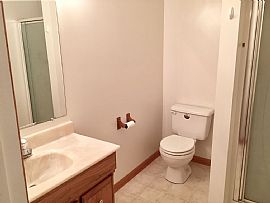 Comfortable 4 Bedroom Home in Wyoming, MI (Photo 5 of 12)