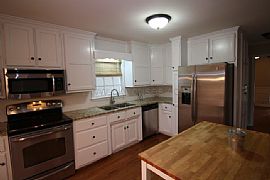 Single Family Home For Rent in Homewood, AL (Photo 2 of 9)