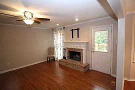 Single Family Home For Rent in Homewood, AL (Photo 4 of 9)