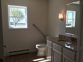 3 Bedroom Home in Excellent Condition in Scarborough, ME (Photo 6 of 10)