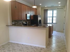 2 Beds 2.5 Bath in Fort Myers, FL (Photo 4 of 11)