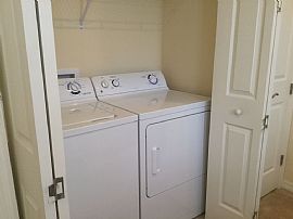 2 Beds 2.5 Bath in Fort Myers, FL (Photo 7 of 11)