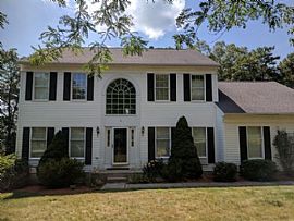 Elegant 4 Bedroom Apartment Available in Shrewsbury, MA