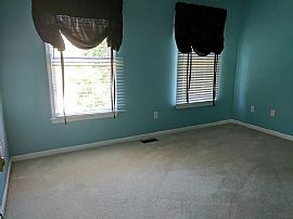 Elegant 4 Bedroom Apartment Available in Shrewsbury, MA (Photo 7 of 12)