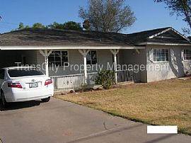 Single Family Home For Rent in Mesa, AZ