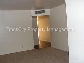 Single Family Home For Rent in Mesa, AZ (Photo 4 of 4)