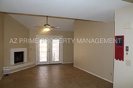 Single Family Home For Rent in Tempe, AZ (Photo 3 of 5)