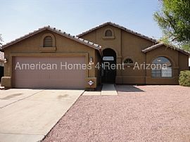 Single Family Home For Rent in Mesa, AZ