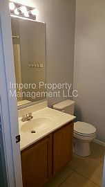 Single Family Home For Rent in Mesa, AZ (Photo 3 of 4)