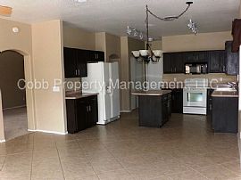 Single Family Home For Rent in Tucson, AZ