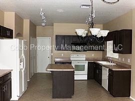 Single Family Home For Rent in Tucson, AZ (Photo 4 of 7)