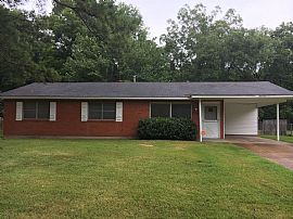 Cute 3 Bedroom Home Available in Alexandria, LA
