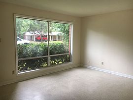 Cute 3 Bedroom Home Available in Alexandria, LA (Photo 3 of 11)