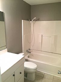 4 Bedroom Home Available in Mission, KS (Photo 6 of 11)