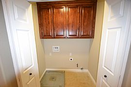 House For Rent in Sacramento, CA (Photo 5 of 8)