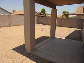 Single Family Home For Rent in El Mirage, AZ (Photo 3 of 12)