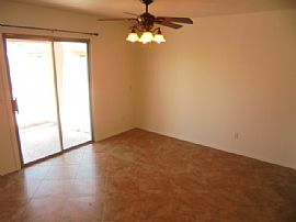 Single Family Home For Rent in El Mirage, AZ (Photo 5 of 12)