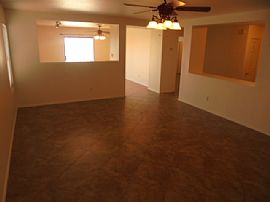 Single Family Home For Rent in El Mirage, AZ (Photo 8 of 12)