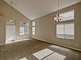 Single Family Home For Rent in Buckeye, AZ (Photo 2 of 9)