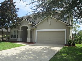 Single Family Home For Rent in Orange Park, FL