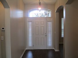 Single Family Home For Rent in Orange Park, FL (Photo 3 of 12)