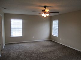 Single Family Home For Rent in Orange Park, FL (Photo 7 of 12)