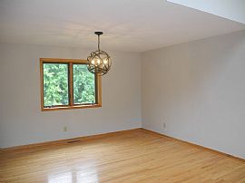 Lovely Family Home in Fitchburg, WI (Photo 4 of 9)