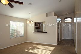 Single Family Home For Rent in Avondale, AZ (Photo 2 of 8)
