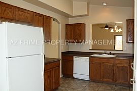 Single Family Home For Rent in Avondale, AZ (Photo 4 of 8)