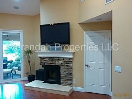 Single Family Home For Rent in Orlando, FL (Photo 8 of 12)