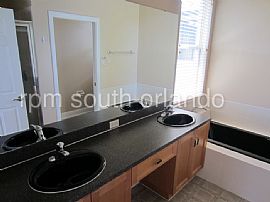 Single Family Home For Rent in Windermere, FL (Photo 2 of 5)