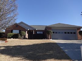 Single Family Home For Rent in Grovetown, GA