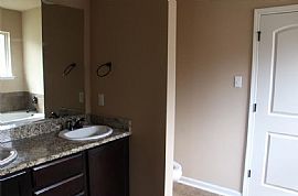 3 Bed , 2 Bath in Covington, LA (Photo 6 of 10)