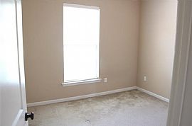 3 Bed , 2 Bath in Covington, LA (Photo 7 of 10)