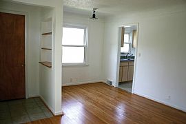 3 Bed 1 Bath in Royal Oak, MI (Photo 3 of 9)